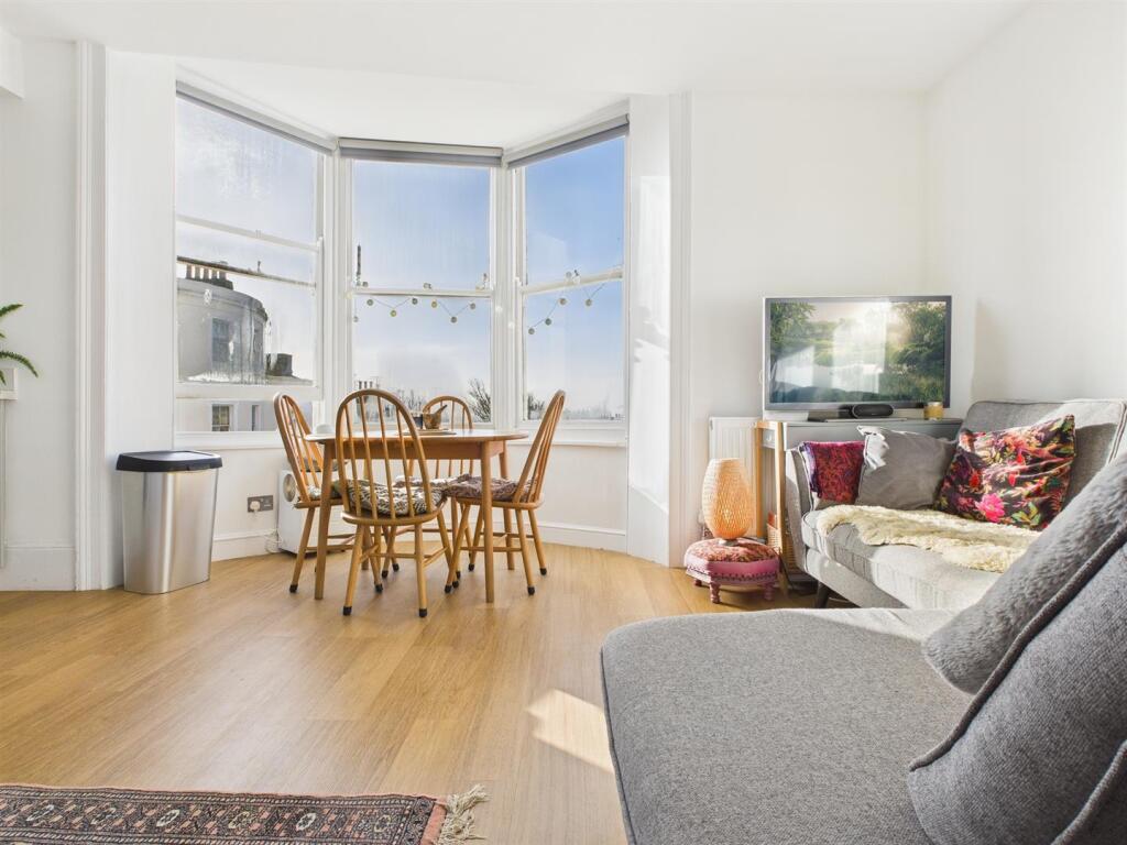 1 bed 1st Floor Flat for rent in Brighton and Hove. From Brices - Hove