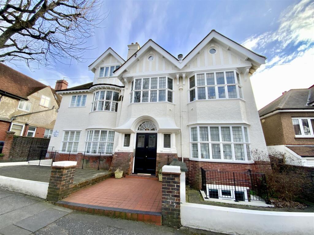 1 bed 1st Floor Flat for rent in Brighton and Hove. From Brices - Hove