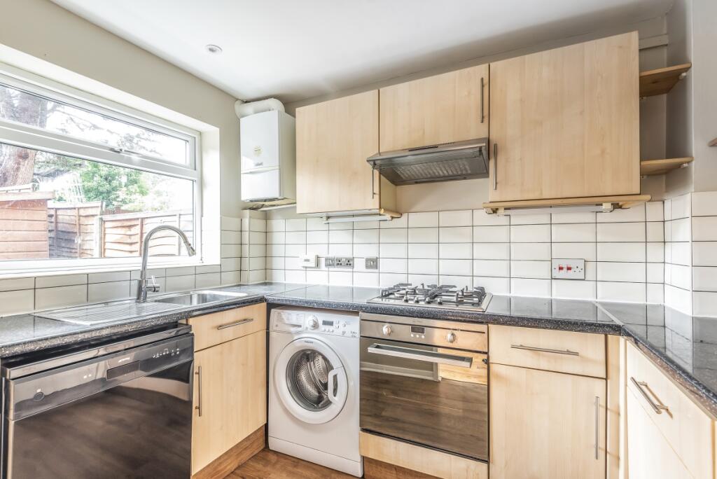 3 bed Detached House for rent in Penge. From Kinleigh Folkard & Hayward - Crystal Palace