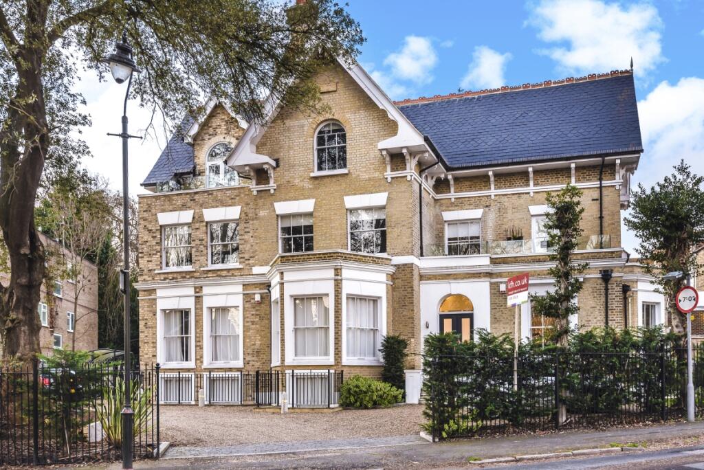 4 bed 1st Floor Flat for rent in London. From Kinleigh Folkard & Hayward - Sales - Crystal Palace 4 bed 1st Floor Flat for rent in London. From Kinleigh Folkard & Hayward - Sales - Crystal Palace