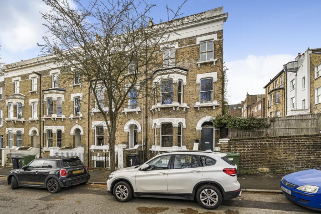 1 bed 1st Floor Flat for rent in London. From Kinleigh Folkard & Hayward - Sales - Crystal Palace 1 bed 1st Floor Flat for rent in London. From Kinleigh Folkard & Hayward - Sales - Crystal Palace