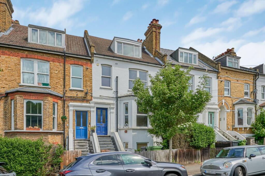 2 bed Duplex for rent in Penge. From Kinleigh Folkard & Hayward - Sales - Crystal Palace