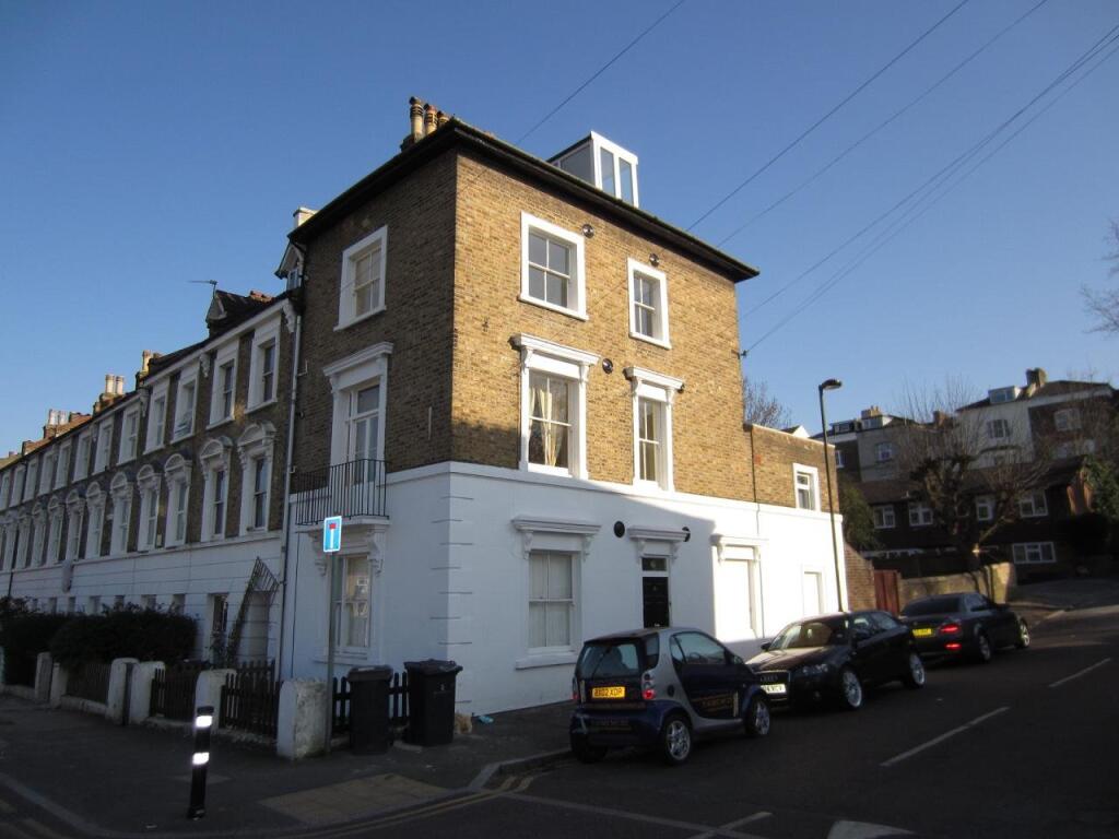 2 bed Car Parking for rent in Penge. From Kinleigh Folkard & Hayward - Sales - Crystal Palace 2 bed Car Parking for rent in Penge. From Kinleigh Folkard & Hayward - Sales - Crystal Palace