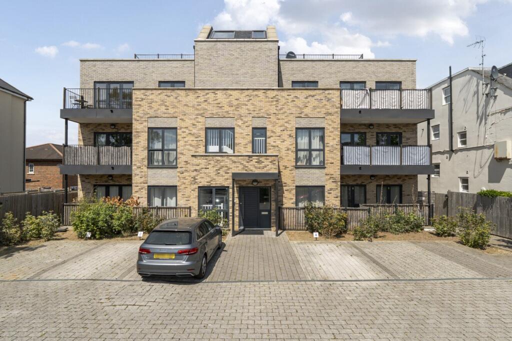 2 bed 1st Floor Flat for rent in London. From Kinleigh Folkard & Hayward - Sales - Crystal Palace 2 bed 1st Floor Flat for rent in London. From Kinleigh Folkard & Hayward - Sales - Crystal Palace