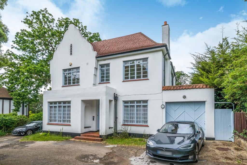 2 bed 1st Floor Flat for rent in London. From Kinleigh Folkard & Hayward - Sales - Crystal Palace