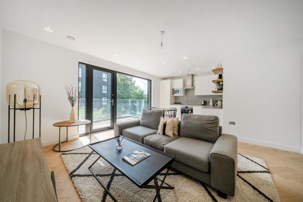 1 bed 1st Floor Flat for rent in Croydon. From Kinleigh Folkard & Hayward - Sales - Crystal Palace