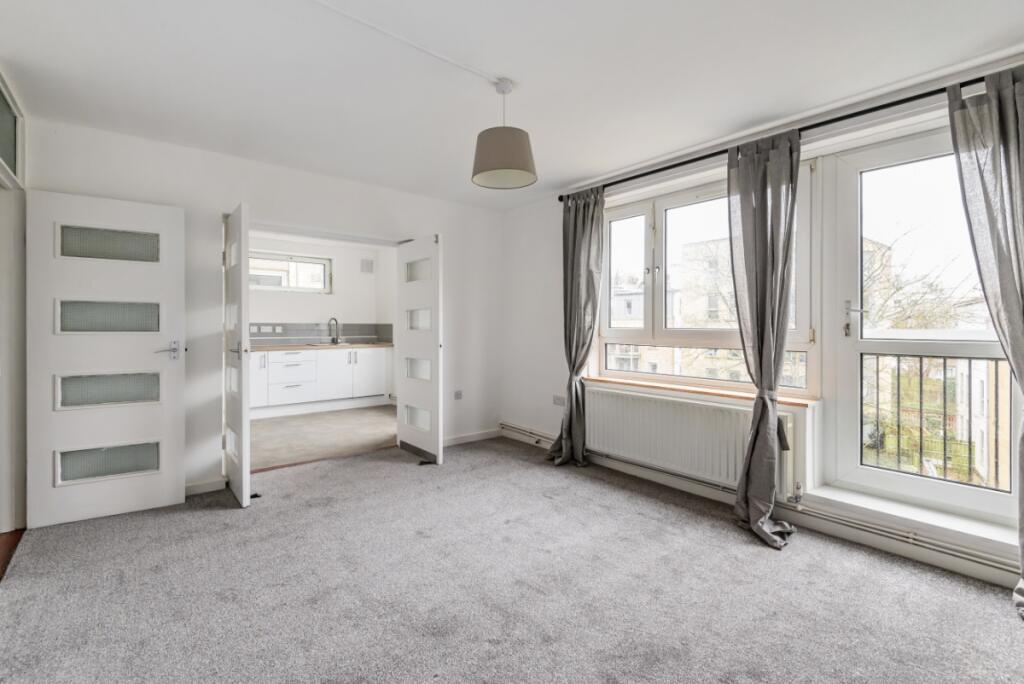 2 bed 1st Floor Flat for rent in Penge. From Kinleigh Folkard & Hayward - Sales - Crystal Palace