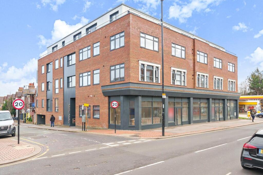 2 bed 1st Floor Flat for rent in Penge. From Kinleigh Folkard & Hayward - Sales - Crystal Palace 2 bed 1st Floor Flat for rent in Penge. From Kinleigh Folkard & Hayward - Sales - Crystal Palace