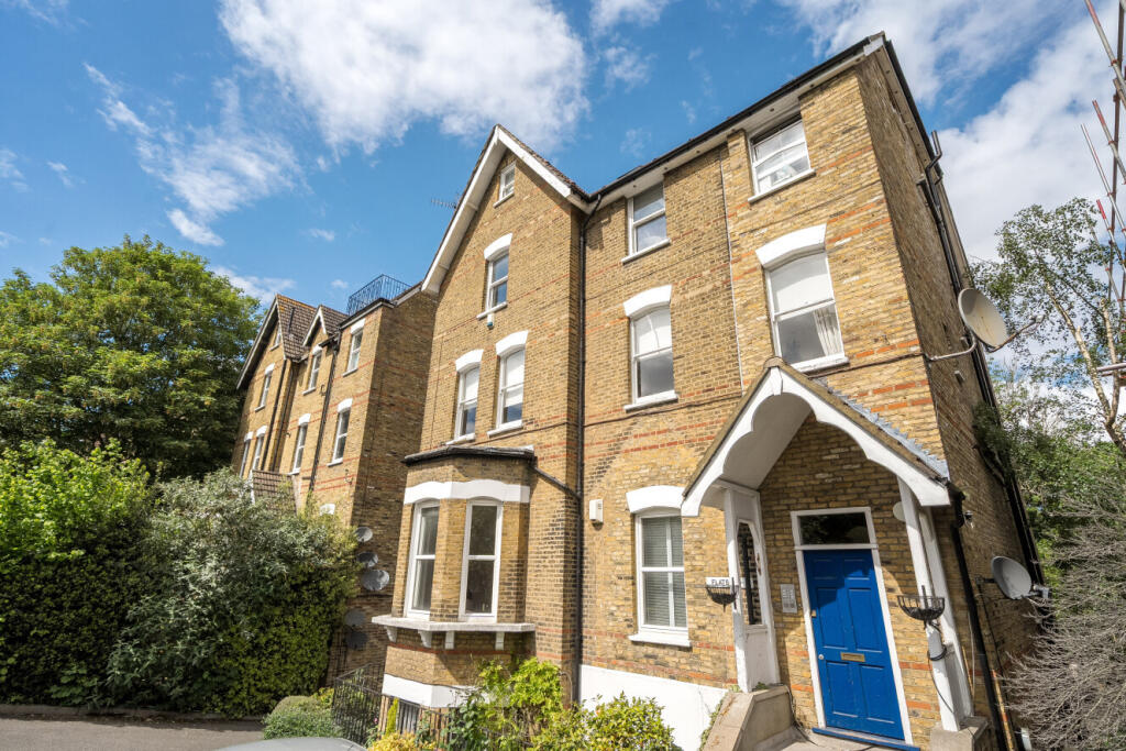 2 bed 1st Floor Flat for rent in Penge. From Kinleigh Folkard & Hayward - Sales - Crystal Palace