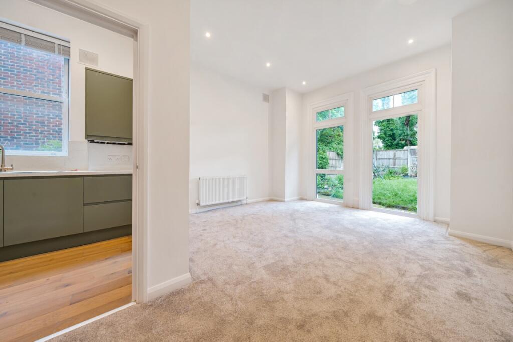 2 bed 1st Floor Flat for rent in Penge. From Kinleigh Folkard & Hayward - Sales - Crystal Palace 2 bed 1st Floor Flat for rent in Penge. From Kinleigh Folkard & Hayward - Sales - Crystal Palace