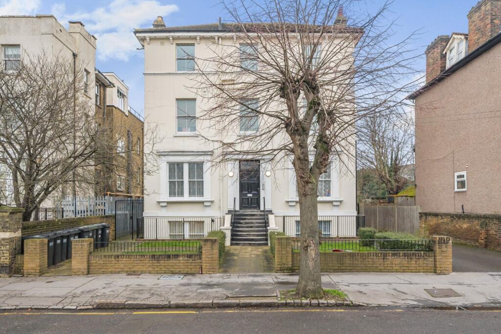 2 bed 1st Floor Flat for rent in London. From Kinleigh Folkard & Hayward - Sales - Crystal Palace 2 bed 1st Floor Flat for rent in London. From Kinleigh Folkard & Hayward - Sales - Crystal Palace