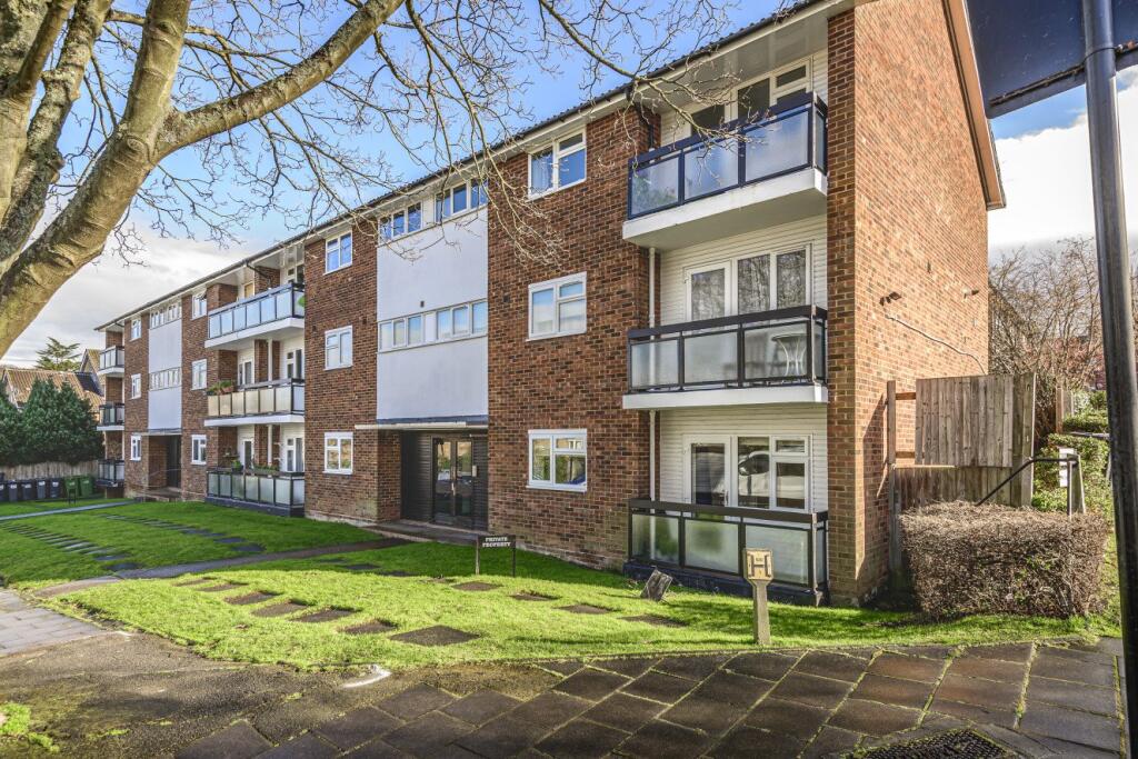 2 bed 1st Floor Flat for rent in Penge. From Kinleigh Folkard & Hayward - Sales - Crystal Palace