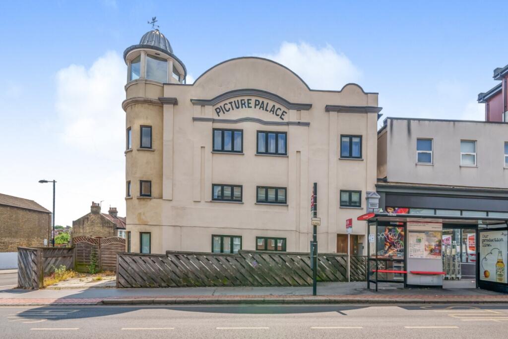 1 bed 1st Floor Flat for rent in London. From Kinleigh Folkard & Hayward - Sales - Crystal Palace 1 bed 1st Floor Flat for rent in London. From Kinleigh Folkard & Hayward - Sales - Crystal Palace
