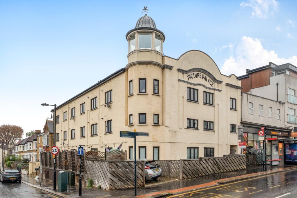 1 bed 1st Floor Flat for rent in London. From Kinleigh Folkard & Hayward - Sales - Crystal Palace