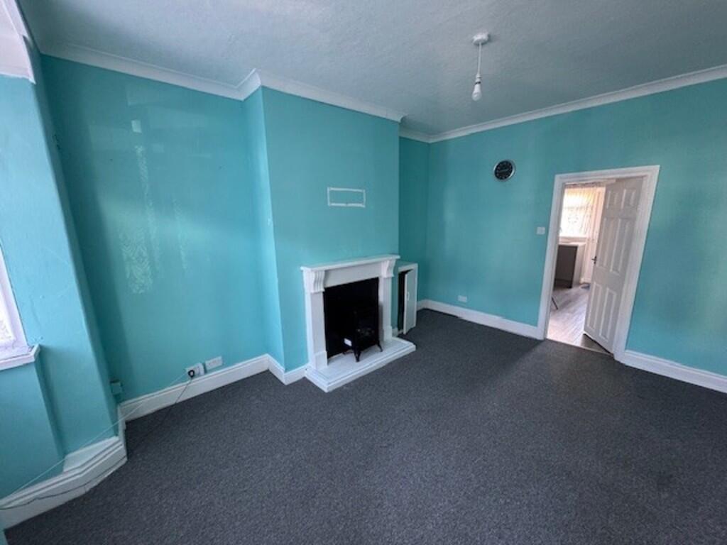 2 bed Mid Terraced House for rent in Hull. From Bricknells Rentals - Wickersley