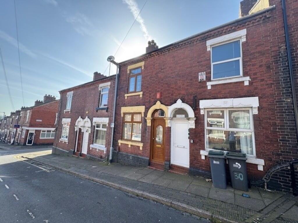 2 bed Mid Terraced House for rent in Stoke-on-Trent. From Bricknells Rentals - Wickersley