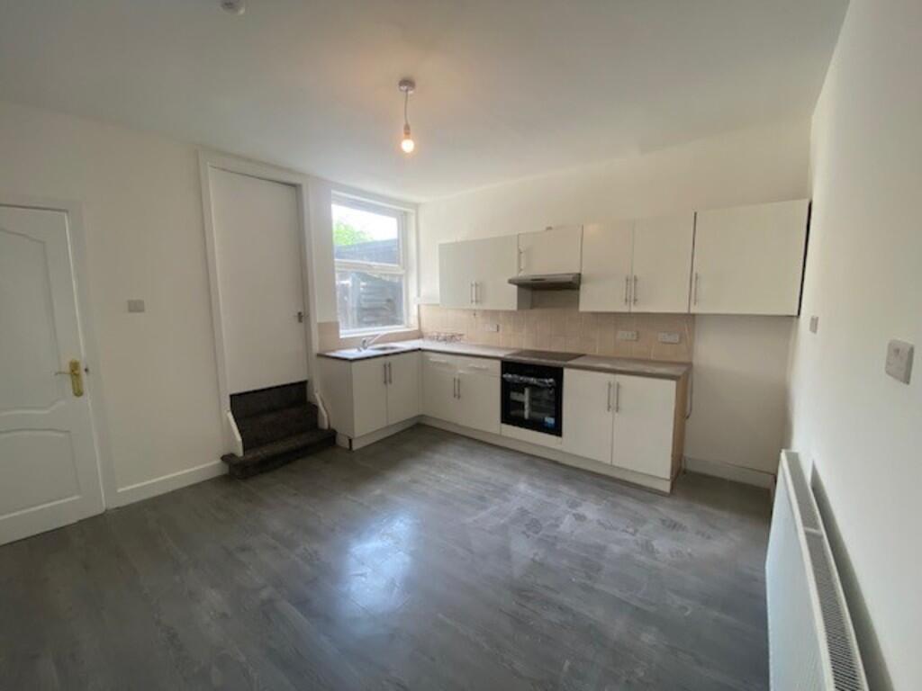 3 bed Mid Terraced House for rent in Maltby. From Bricknells Rentals - Wickersley