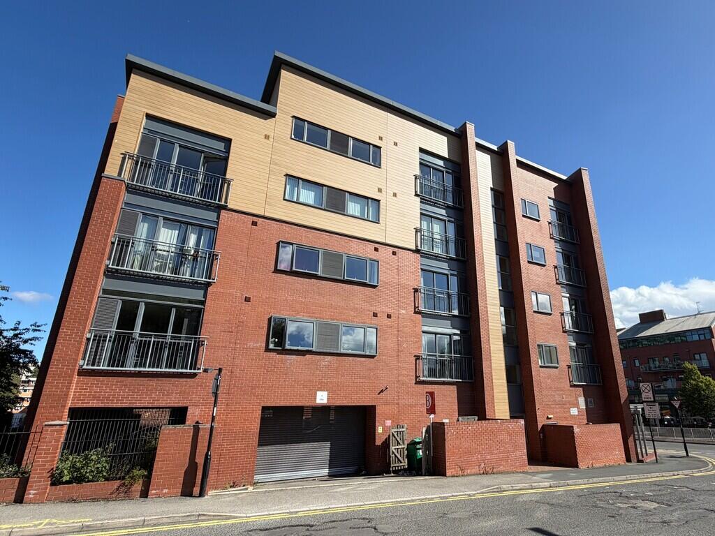 0 bed Studio for rent in Sheffield. From Bricknells Rentals - Wickersley