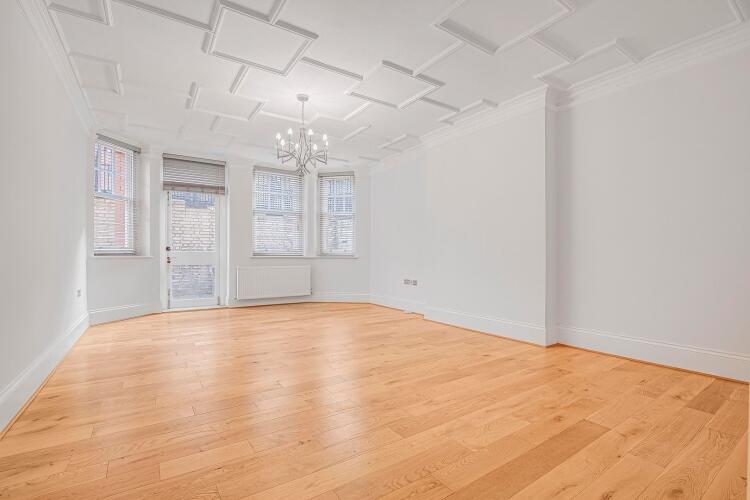 4 bed Apartment for rent in Kensington. From Kinleigh Folkard & Hayward - Holland Park