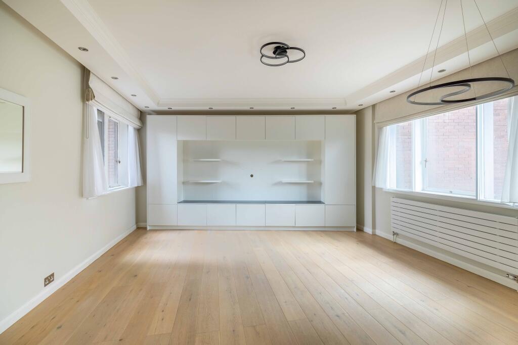 2 bed 1st Floor Flat for rent in London. From Kinleigh Folkard & Hayward - Sales - Holland Park