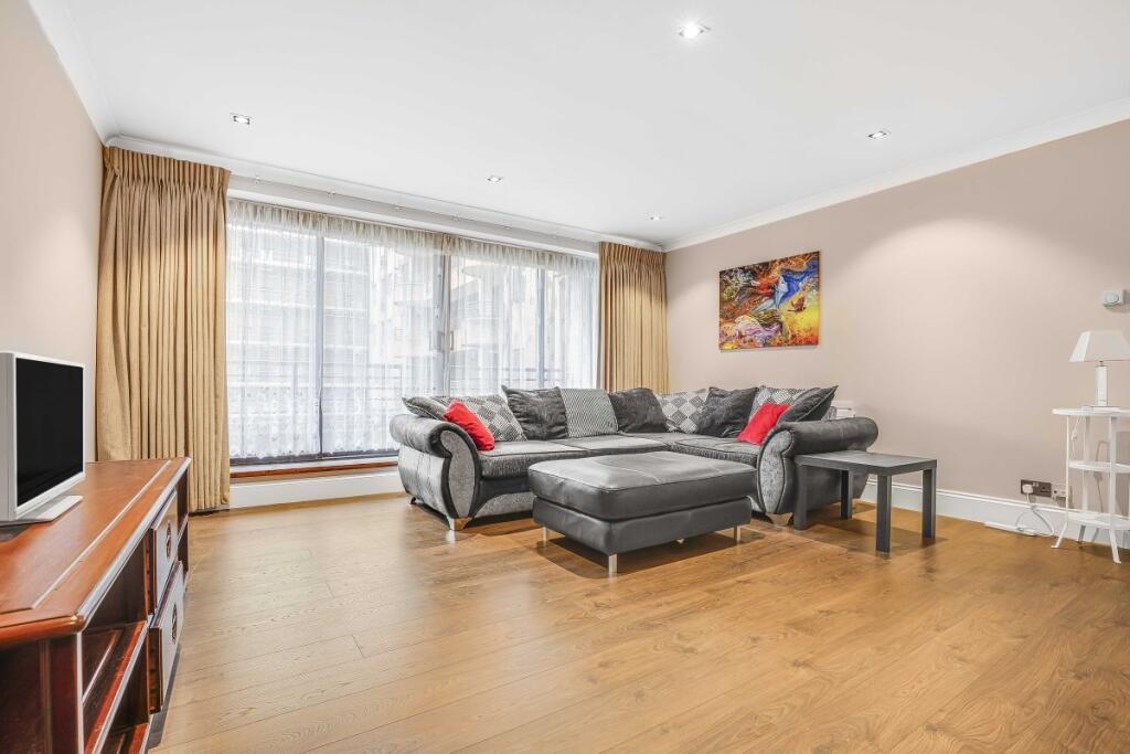 2 bed 1st Floor Flat for rent in London. From Kinleigh Folkard & Hayward - Sales - Holland Park 2 bed 1st Floor Flat for rent in London. From Kinleigh Folkard & Hayward - Sales - Holland Park