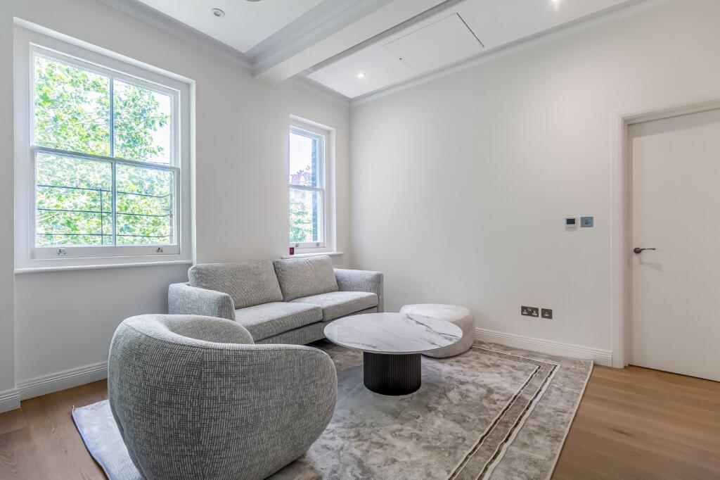 2 bed 1st Floor Flat for rent in London. From Kinleigh Folkard & Hayward - Sales - Holland Park 2 bed 1st Floor Flat for rent in London. From Kinleigh Folkard & Hayward - Sales - Holland Park