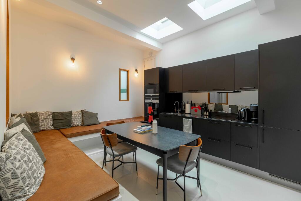 1 bed 1st Floor Flat for rent in Paddington. From Kinleigh Folkard & Hayward - Sales - Holland Park