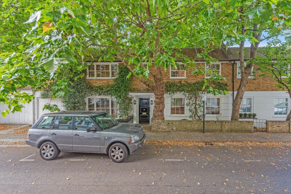 3 bed Detached for rent in London. From Kinleigh Folkard & Hayward - Sales - Holland Park