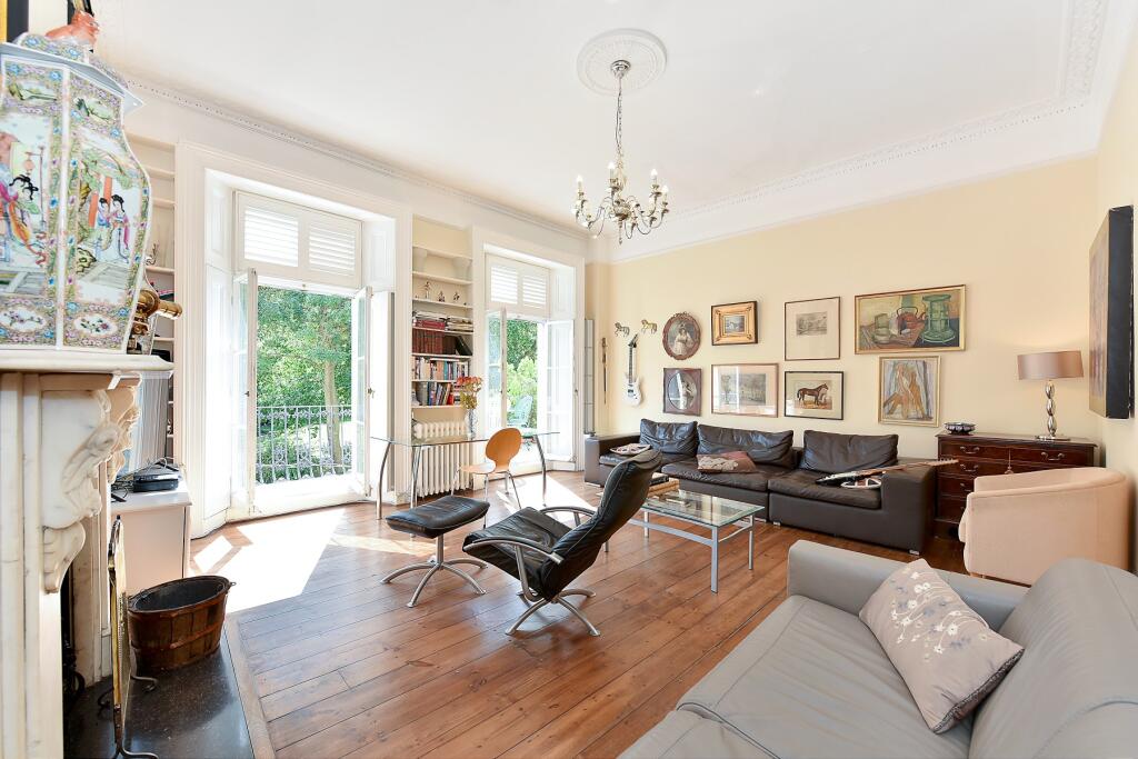 1 bed 1st Floor Flat for rent in London. From Kinleigh Folkard & Hayward - Sales - Holland Park