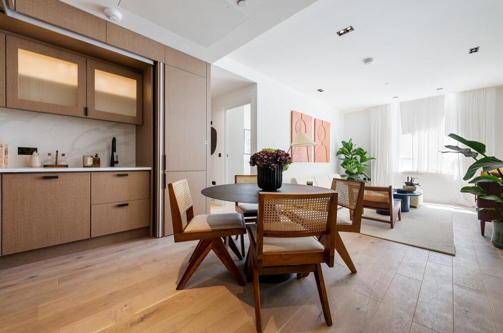 1 bed 1st Floor Flat for rent in Paddington. From Kinleigh Folkard & Hayward - Sales - Holland Park 1 bed 1st Floor Flat for rent in Paddington. From Kinleigh Folkard & Hayward - Sales - Holland Park
