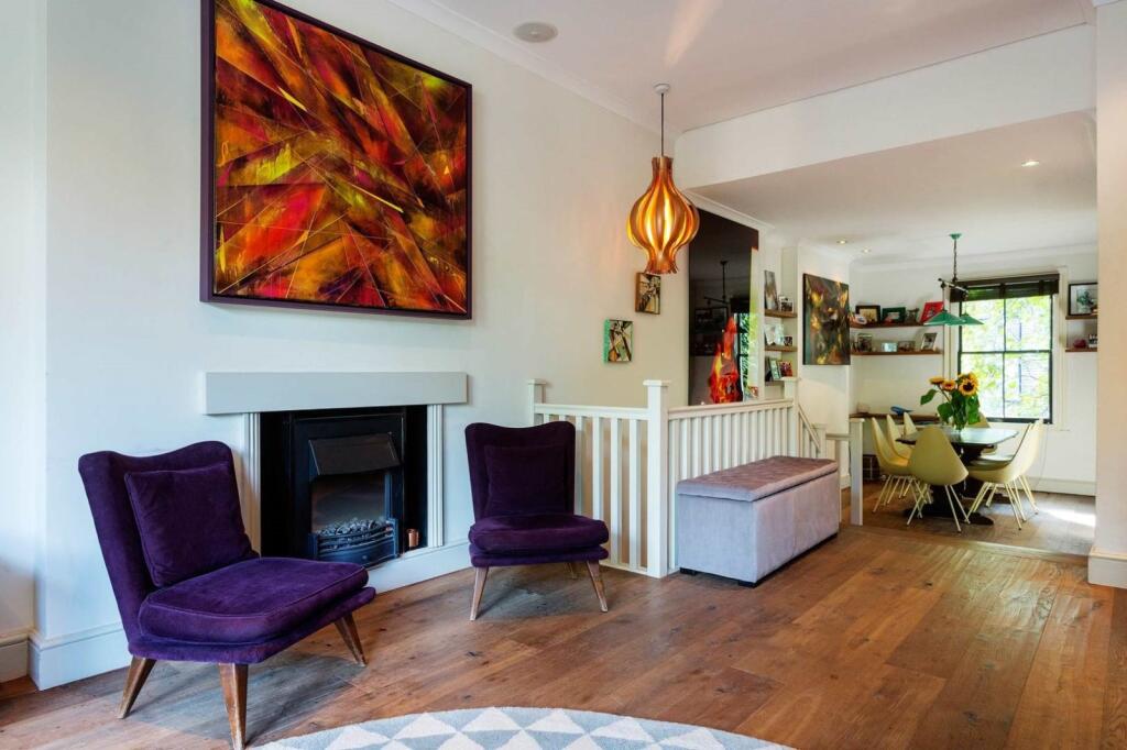 2 bed 1st Floor Flat for rent in Kensington. From Kinleigh Folkard & Hayward - Sales - Holland Park 2 bed 1st Floor Flat for rent in Kensington. From Kinleigh Folkard & Hayward - Sales - Holland Park