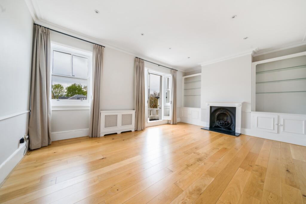 3 bed 1st Floor Flat for rent in London. From Kinleigh Folkard & Hayward - Sales - Holland Park