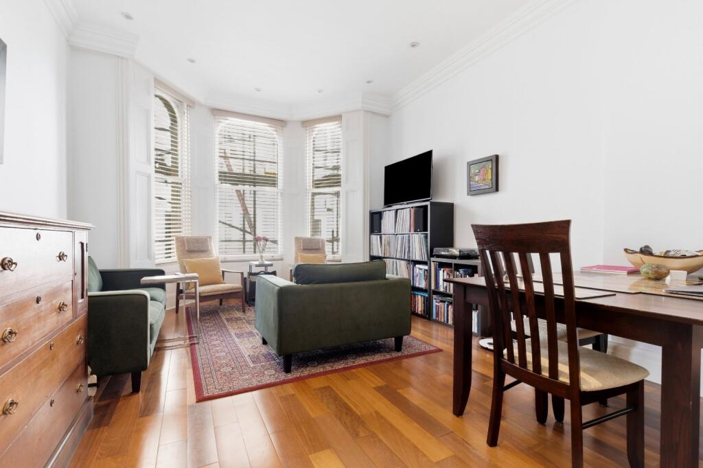 2 bed Mid Terraced House for rent in London. From Kinleigh Folkard & Hayward - Sales - Holland Park