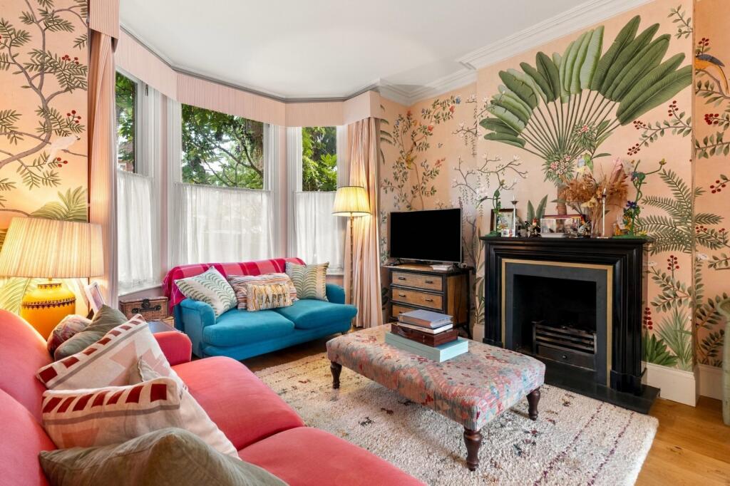 4 bed Mid Terraced House for rent in London. From Kinleigh Folkard & Hayward - Sales - Holland Park 4 bed Mid Terraced House for rent in London. From Kinleigh Folkard & Hayward - Sales - Holland Park