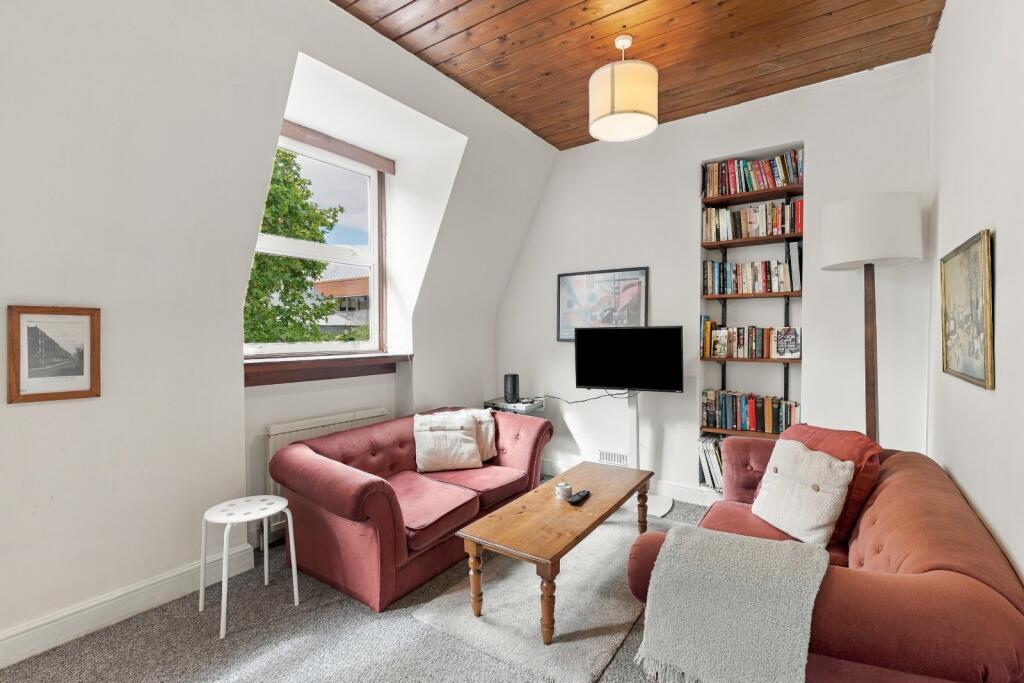 2 bed 1st Floor Flat for rent in Kensington. From Kinleigh Folkard & Hayward - Sales - Holland Park