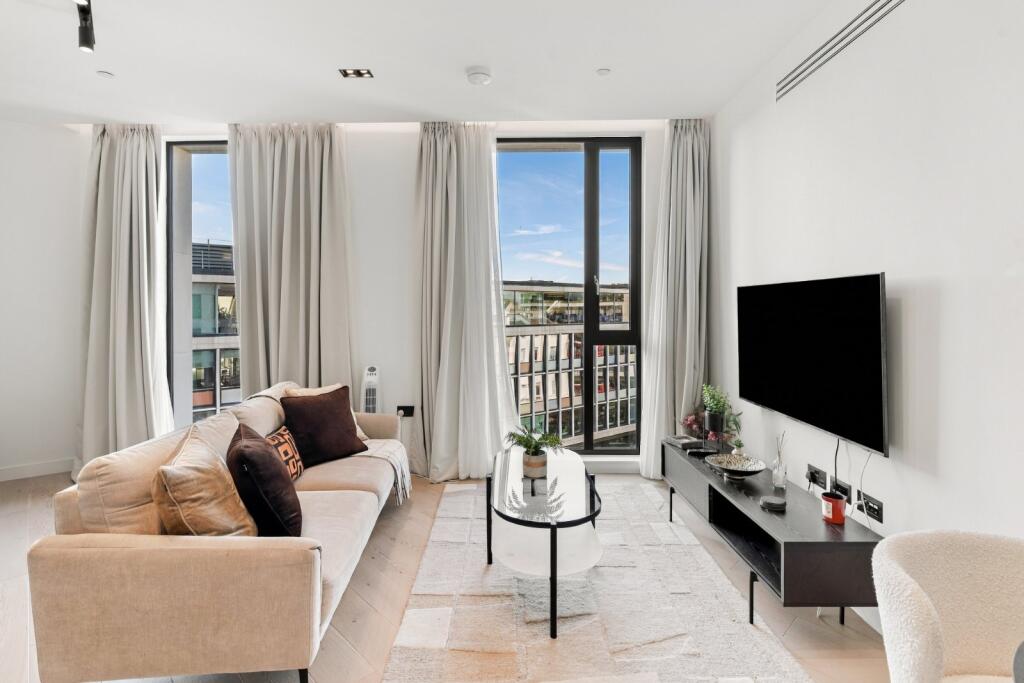 1 bed 1st Floor Flat for rent in London. From Kinleigh Folkard & Hayward - Sales - Holland Park