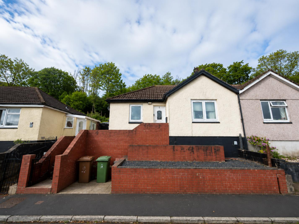 2 bed Bungalow for rent in Abertridwr. From Brinsons - Caerphilly