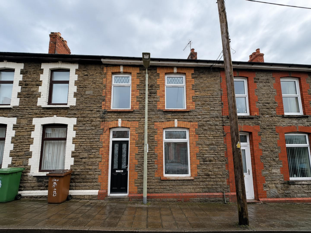 3 bed Mid Terraced House for rent in Trethomas. From Brinsons - Caerphilly