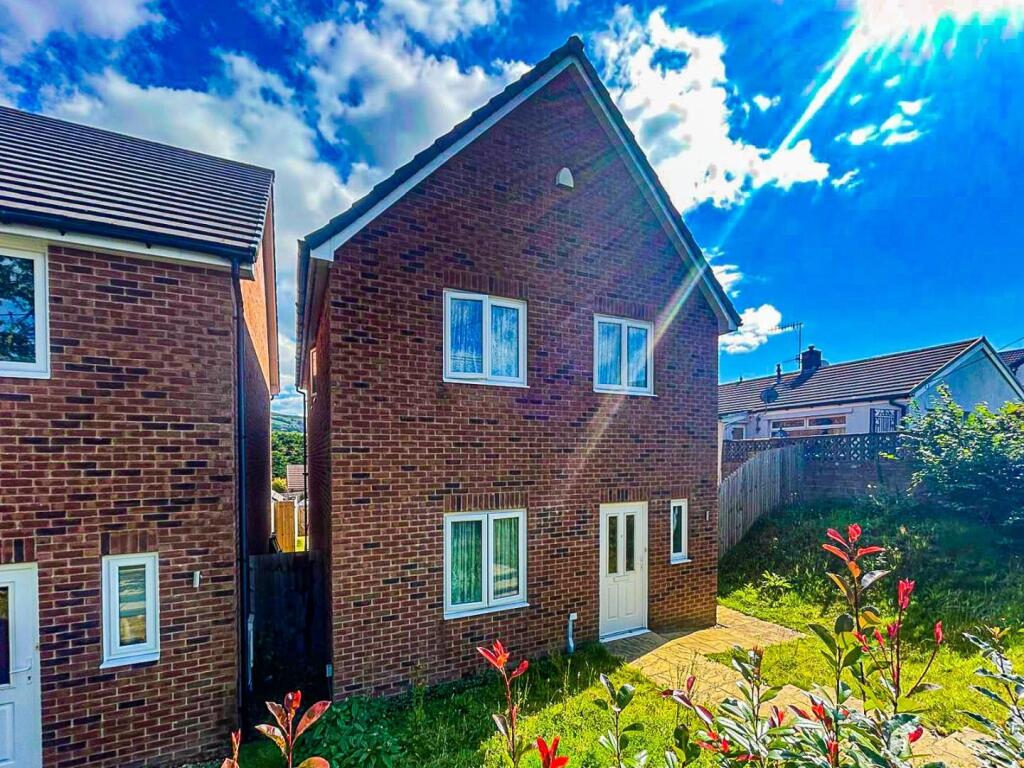 4 bed Detached for rent in . From Brinsons - Caerphilly