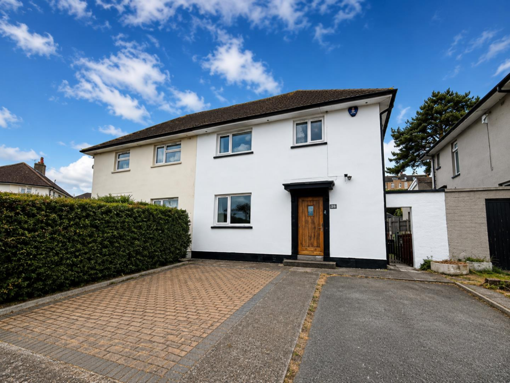 3 bed Semi Detached for rent in Caerphilly. From Brinsons - Caerphilly