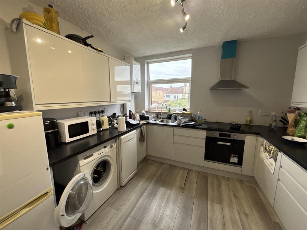 6 bed Mid Terraced House for rent in Bristol. From Bristol SU Lettings - Bristol