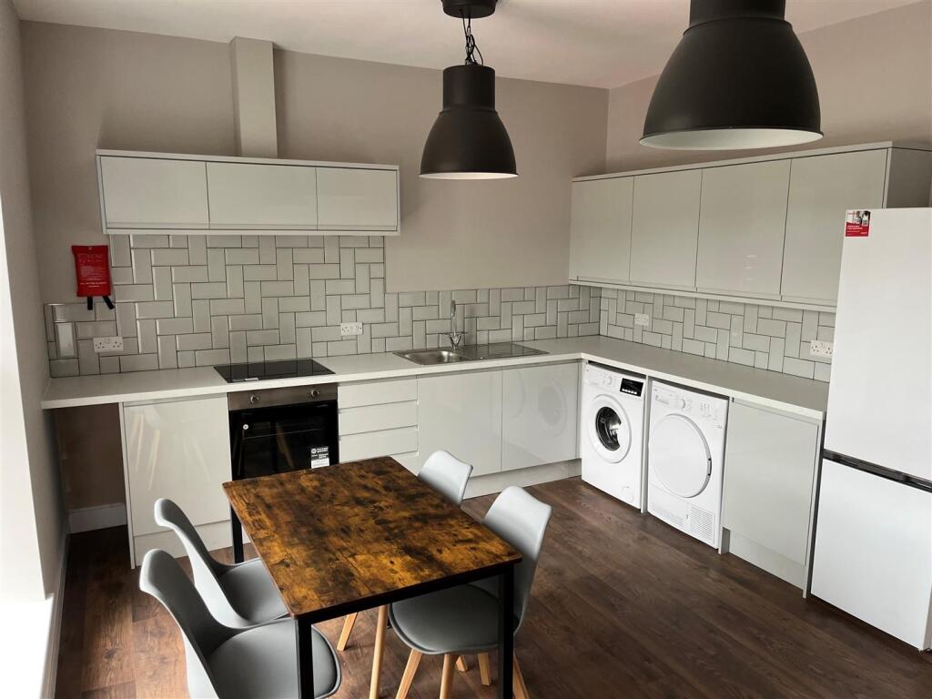 4 bed 1st Floor Flat for rent in Stapleton. From Bristol SU Lettings - Bristol