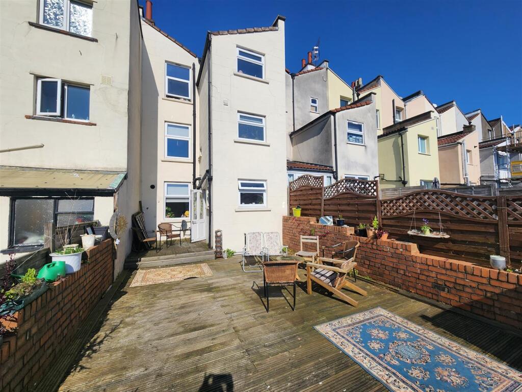 5 bed Mid Terraced House for rent in Bristol. From Bristol SU Lettings - Bristol 5 bed Mid Terraced House for rent in Bristol. From Bristol SU Lettings - Bristol