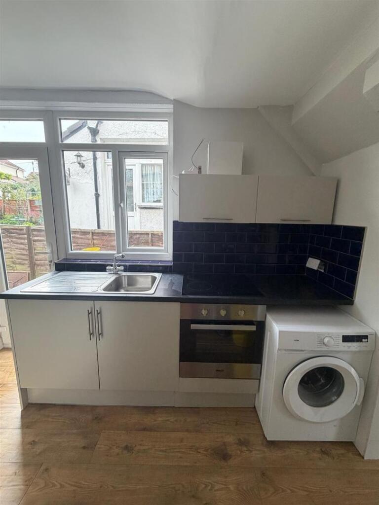 6 bed End of Terrace for rent in Cribbs Causeway. From Bristol SU Lettings - Bristol 6 bed End of Terrace for rent in Cribbs Causeway. From Bristol SU Lettings - Bristol