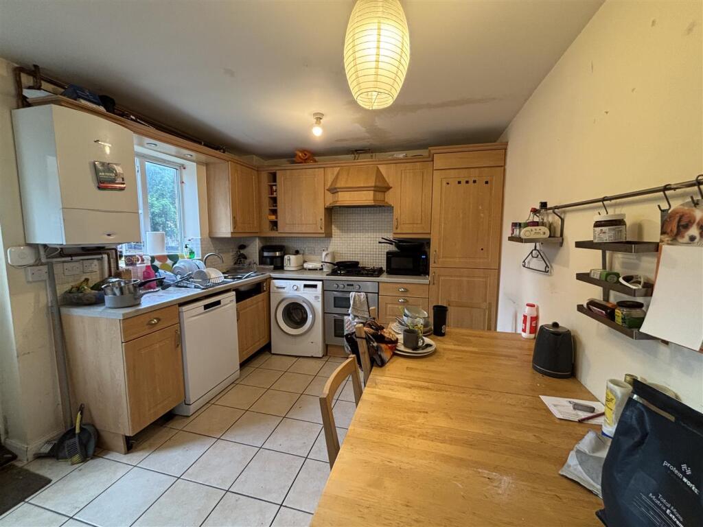 4 bed Detached for rent in Filton. From Bristol SU Lettings - Bristol