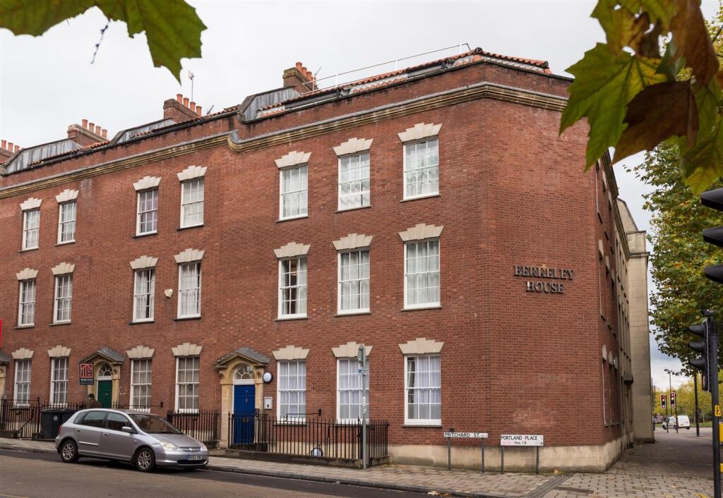 4 bed Studio for rent in Bristol. From Bristol SU Lettings - Bristol