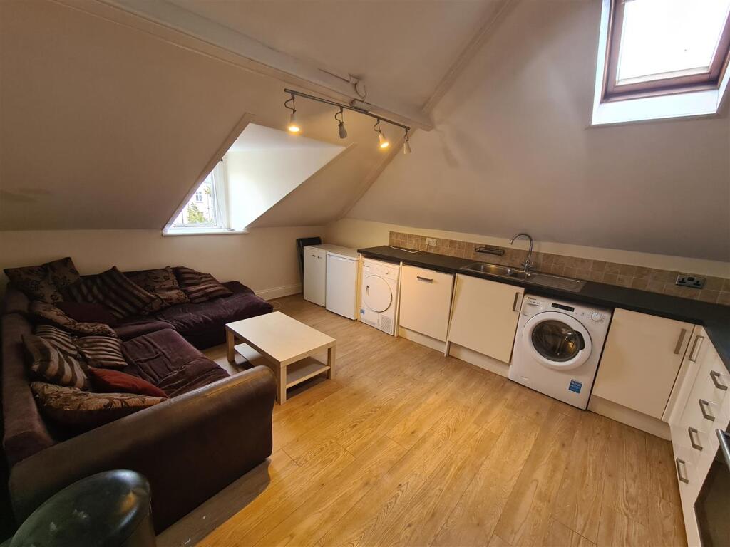 3 bed 1st Floor Flat for rent in Leigh Woods. From Bristol SU Lettings - Bristol