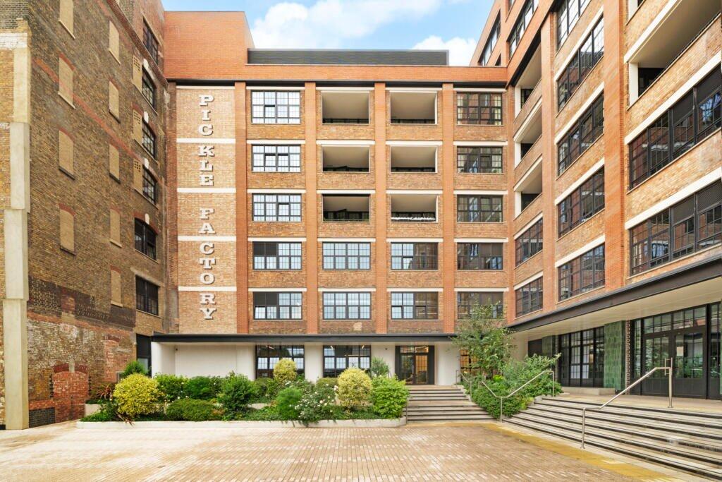 2 bed 1st Floor Flat for rent in London. From Kinleigh Folkard & Hayward - Sales - London Bridge