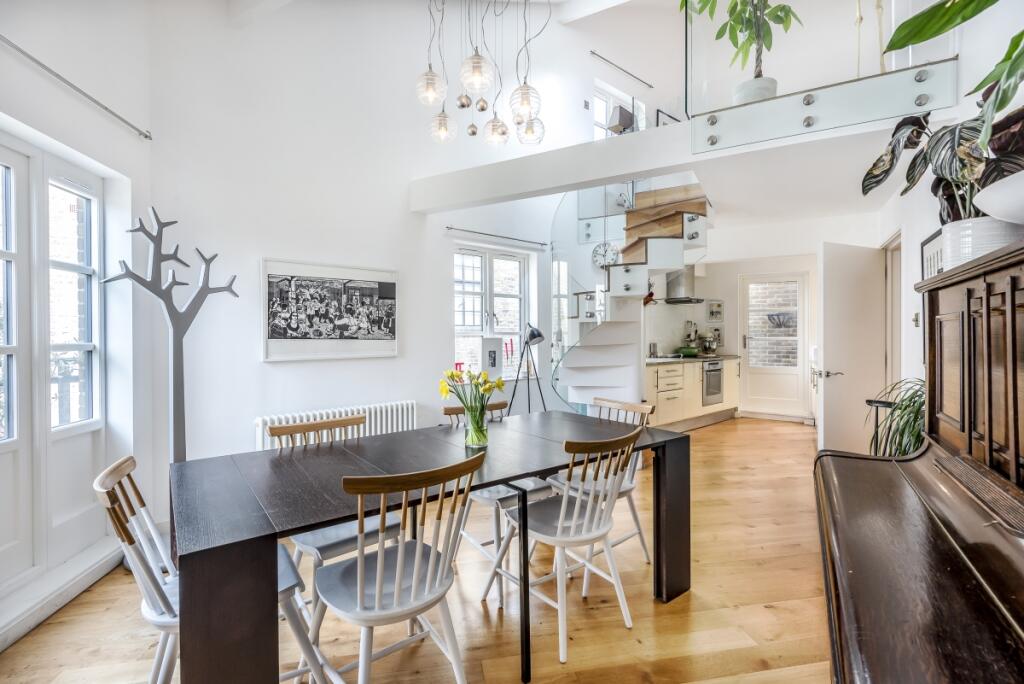 2 bed 1st Floor Flat for rent in London. From Kinleigh Folkard & Hayward - Sales - London Bridge