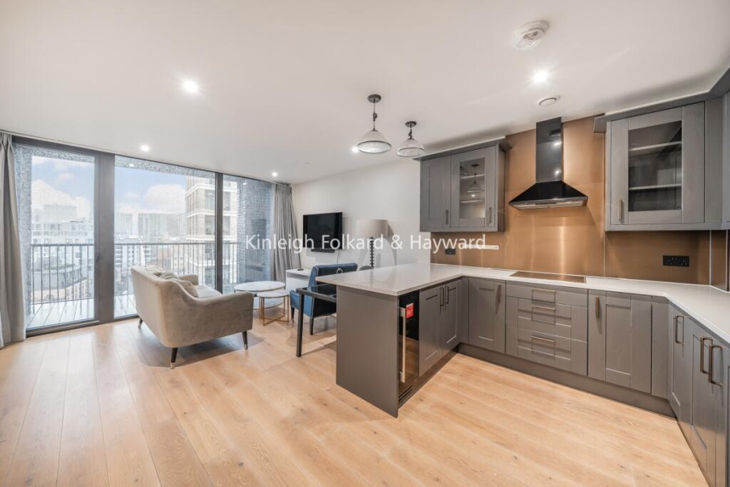 3 bed 1st Floor Flat for rent in London. From Kinleigh Folkard & Hayward - Sales - London Bridge